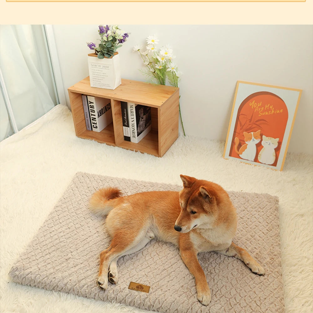 Calming Anti-Anxiety Dog Crate Mat – Plush Faux Fur | PuppyPaw™